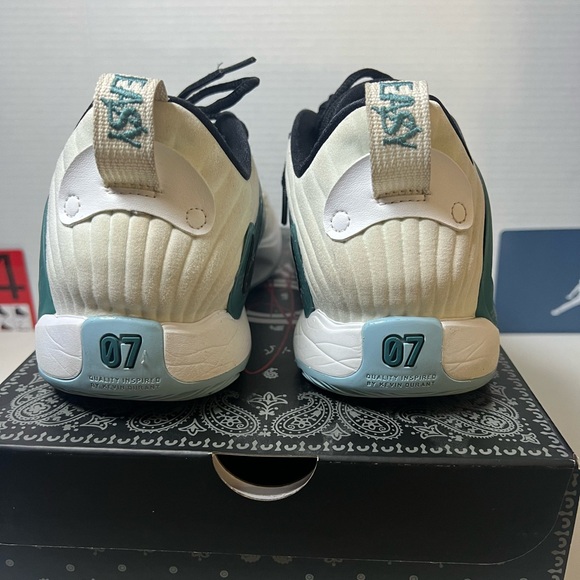 Nike KD 15
Photon Dust Teal - Picture 2 of 11